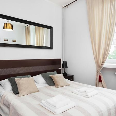Stars Apartaments City Center By Noclegi Renters Varsó Kültér fotó
