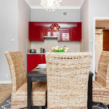 Stars Apartaments City Center By Noclegi Renters Varsó Kültér fotó