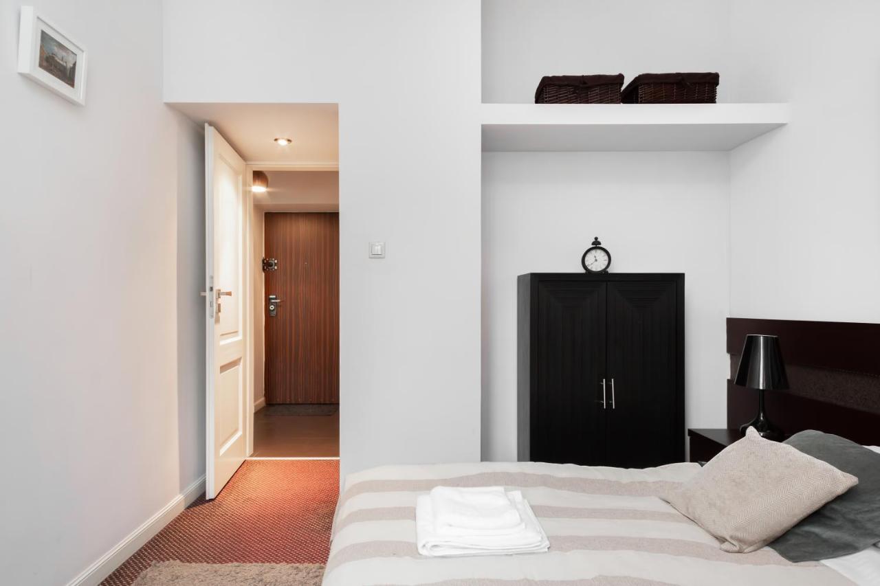 Stars Apartaments City Center By Noclegi Renters Varsó Kültér fotó